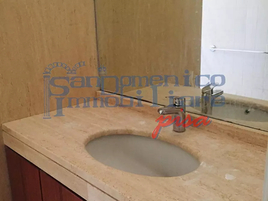 Immagine 11 di Appartamento in vendita  a Pisa