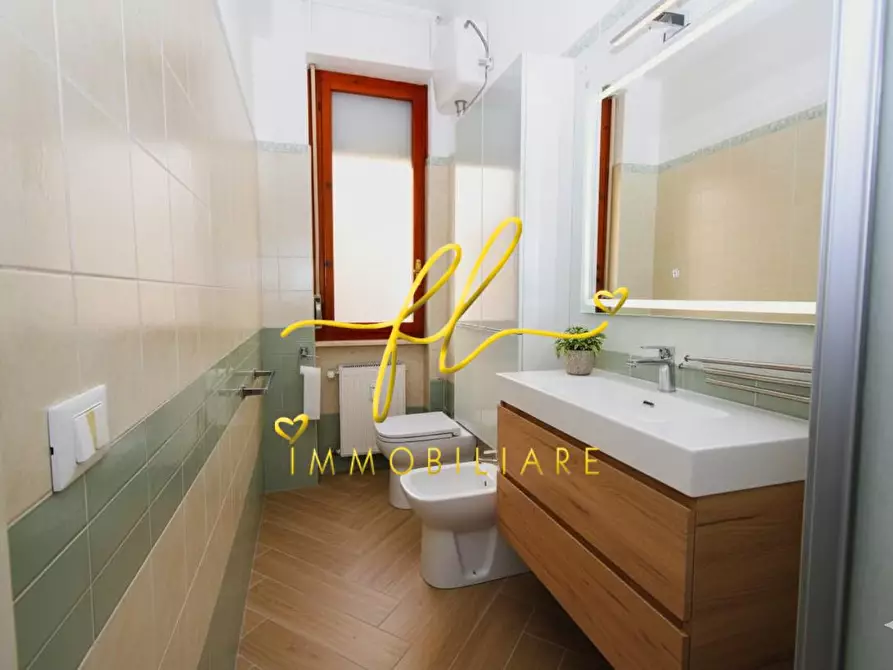 Immagine 3 di Appartamento in vendita  a Livorno