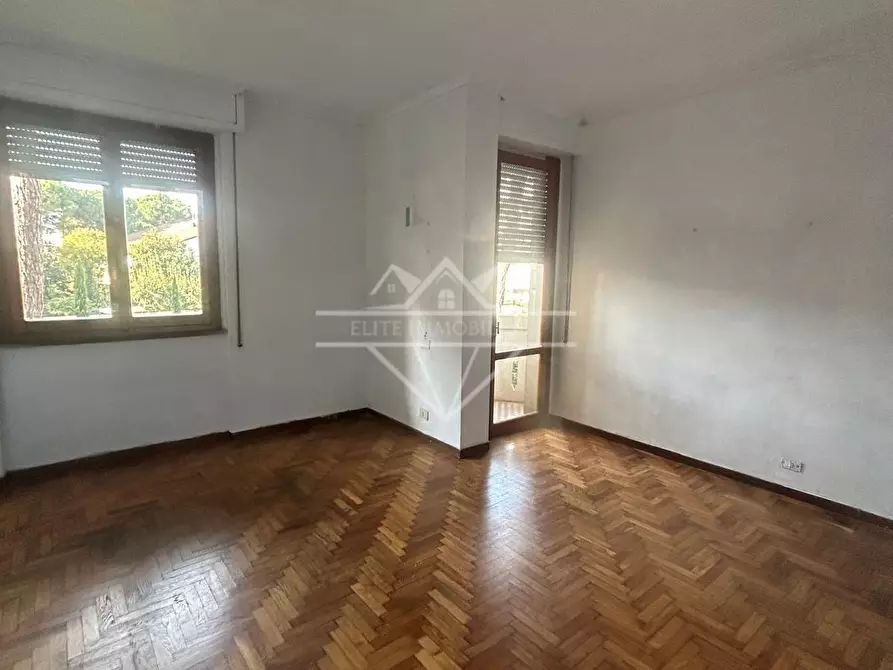 Immagine 3 di Appartamento in vendita  a Massa