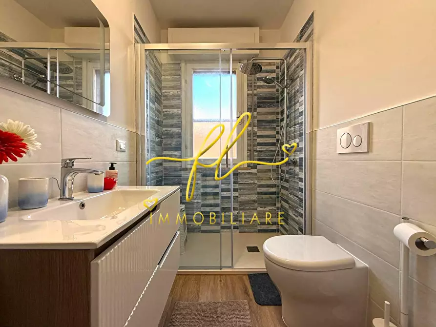 Immagine 16 di Appartamento in vendita  a Cecina