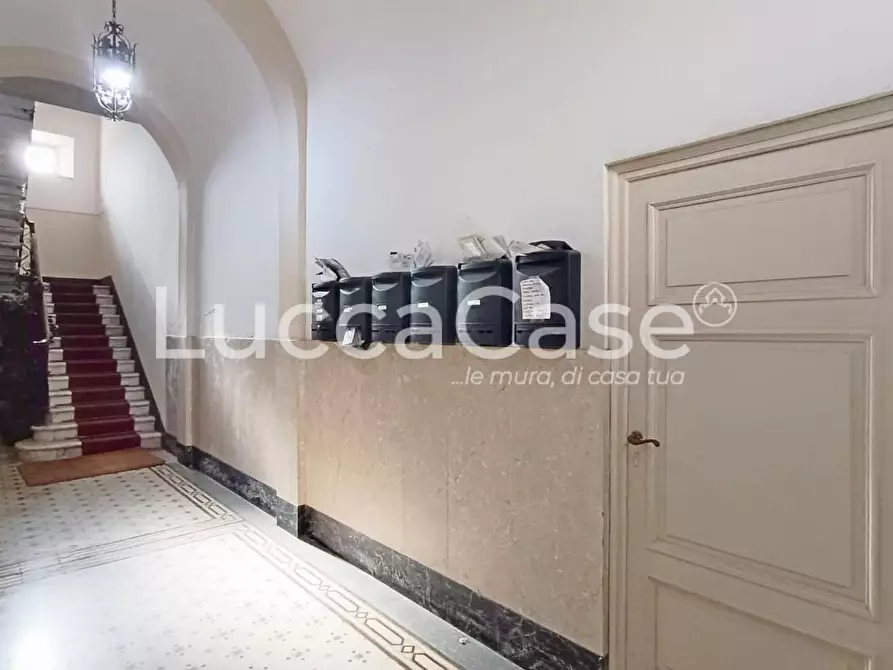 Immagine 15 di Ufficio in affitto  a Lucca