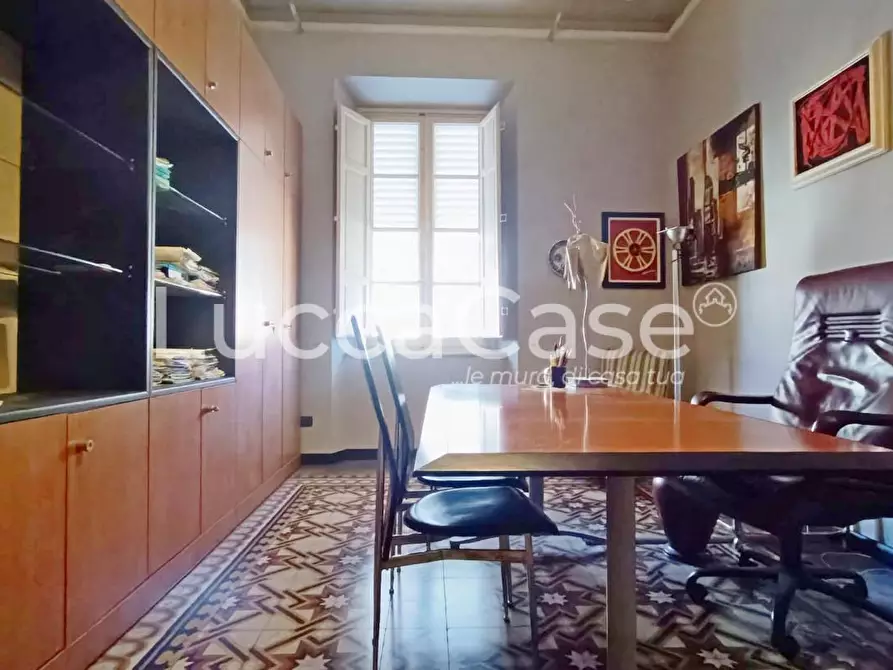 Immagine 11 di Ufficio in affitto  a Lucca