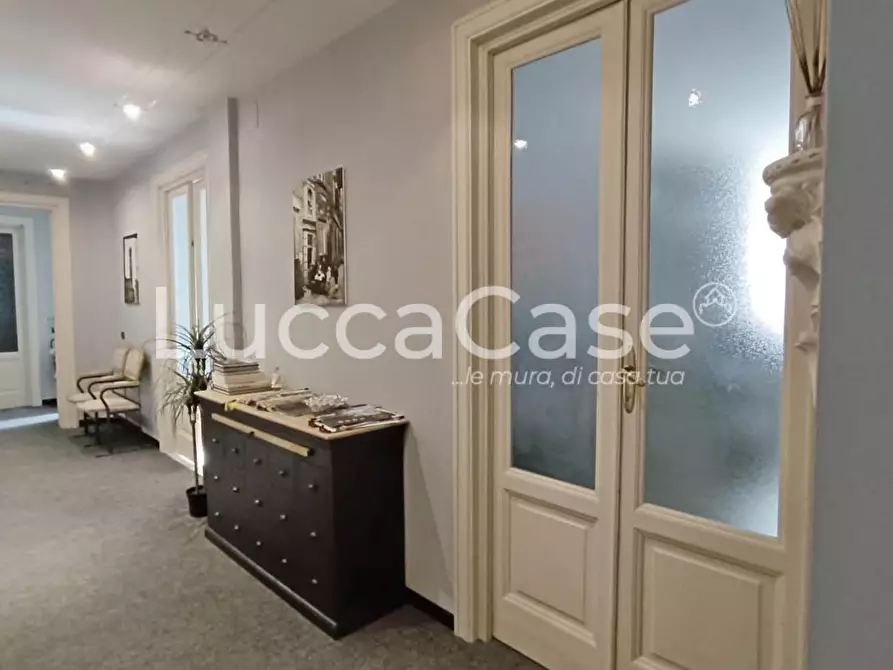 Immagine 3 di Ufficio in affitto  a Lucca