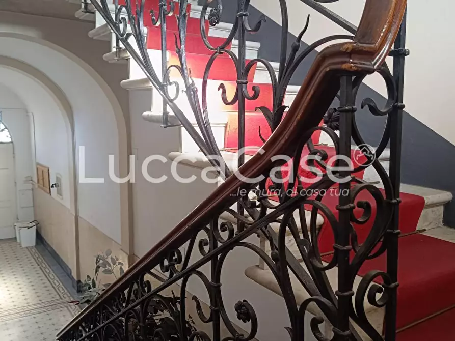 Immagine 12 di Ufficio in affitto  a Lucca