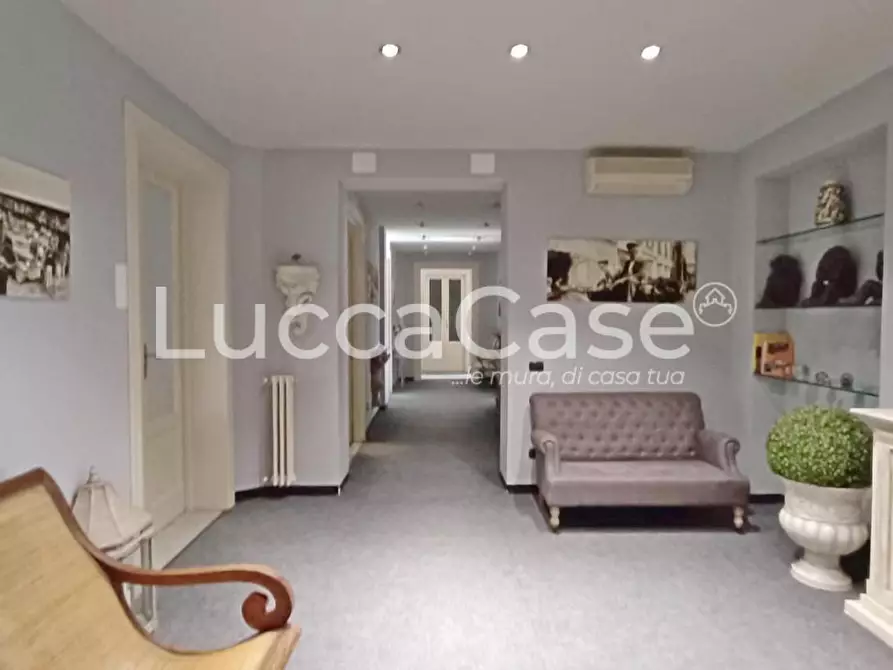 Immagine 5 di Ufficio in affitto  a Lucca