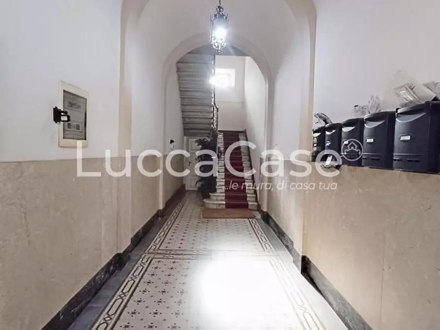 Immagine 14 di Ufficio in affitto  a Lucca