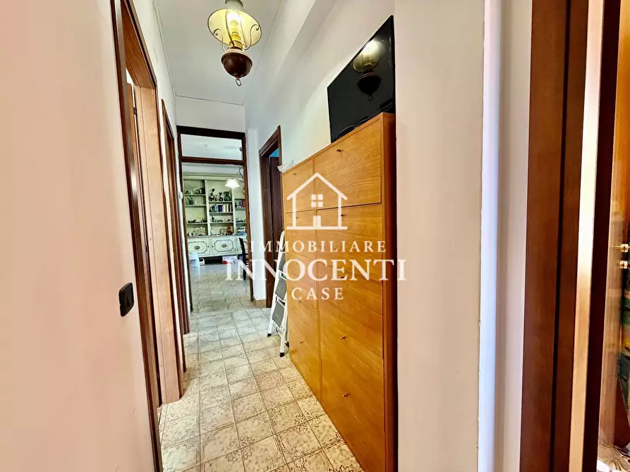 Immagine 12 di Appartamento in vendita  a Massa