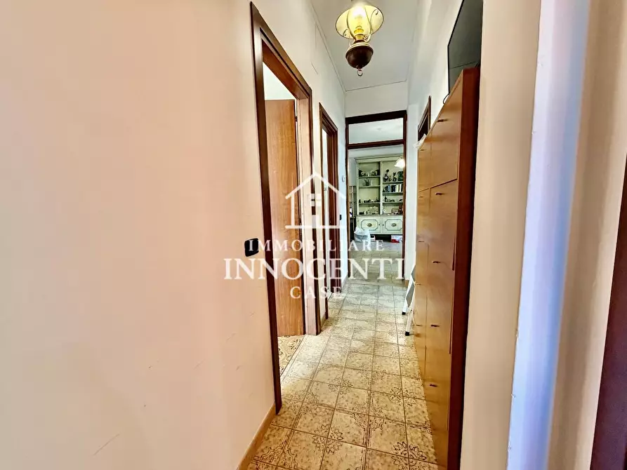 Immagine 11 di Appartamento in vendita  a Massa