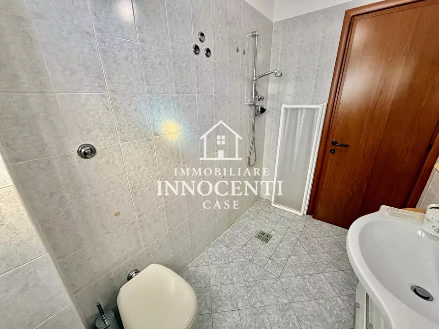 Immagine 23 di Appartamento in vendita  a Massa