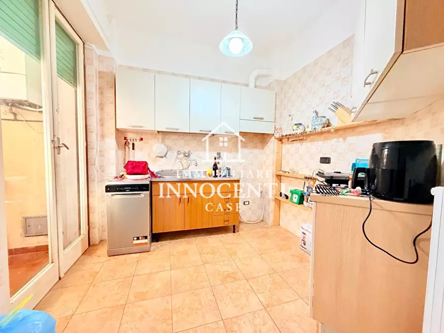 Immagine 7 di Appartamento in vendita  a Massa