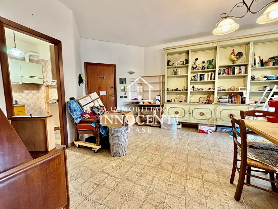 Immagine 2 di Appartamento in vendita  a Massa