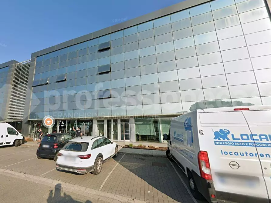 Immagine 14 di Ufficio in affitto  a Pisa