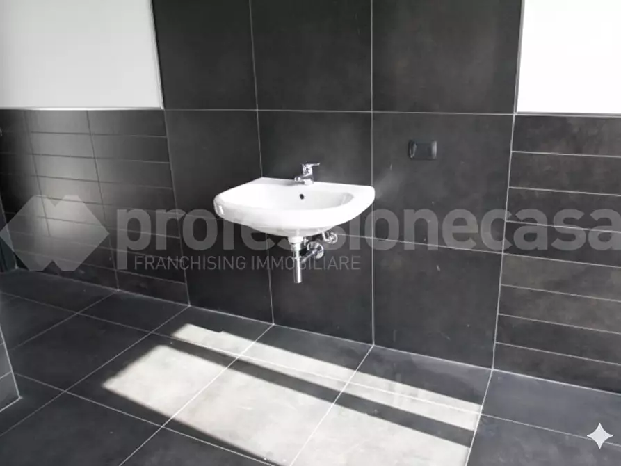 Immagine 5 di Ufficio in affitto  a Pisa