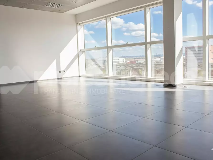 Immagine 2 di Ufficio in affitto  a Pisa