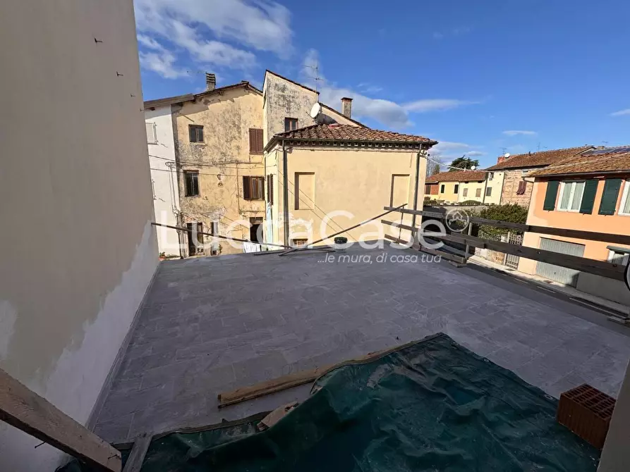 Immagine 12 di Appartamento in vendita  a Capannori