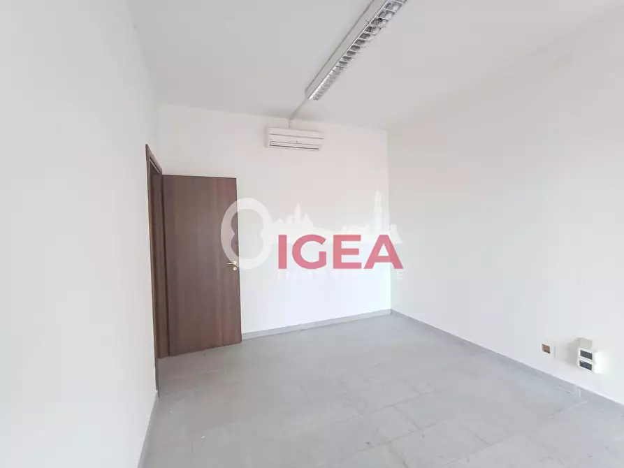 Immagine 9 di Ufficio in vendita  a Poggibonsi