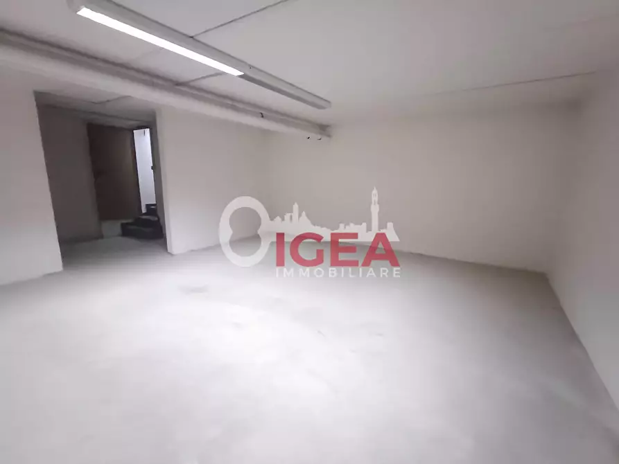 Immagine 24 di Ufficio in vendita  a Poggibonsi