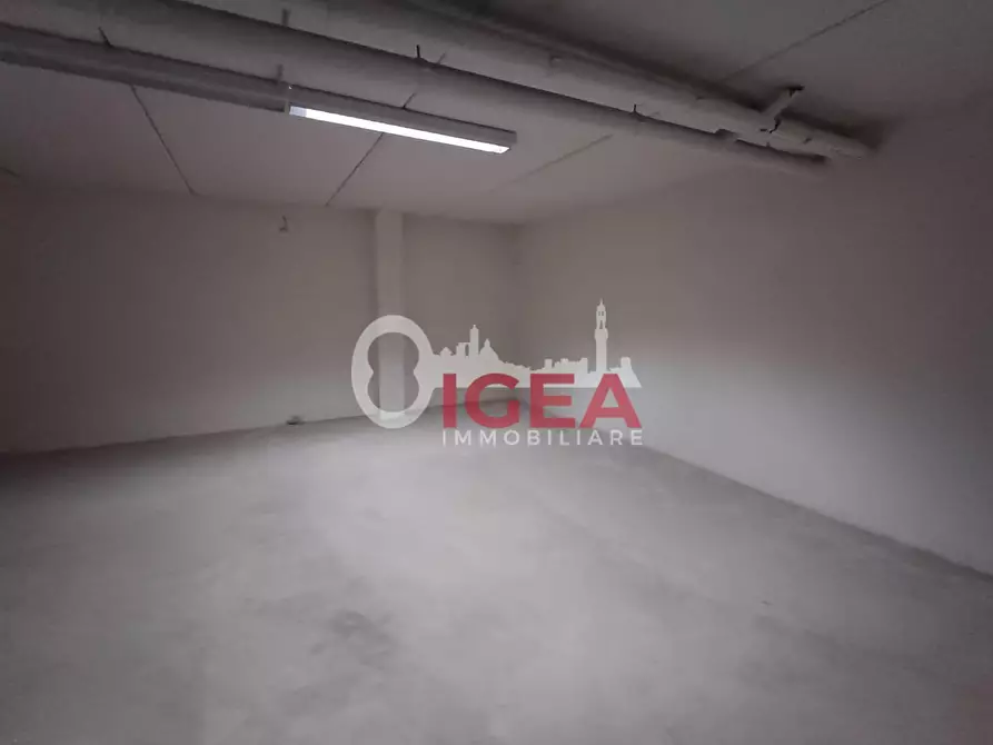 Immagine 23 di Ufficio in vendita  a Poggibonsi