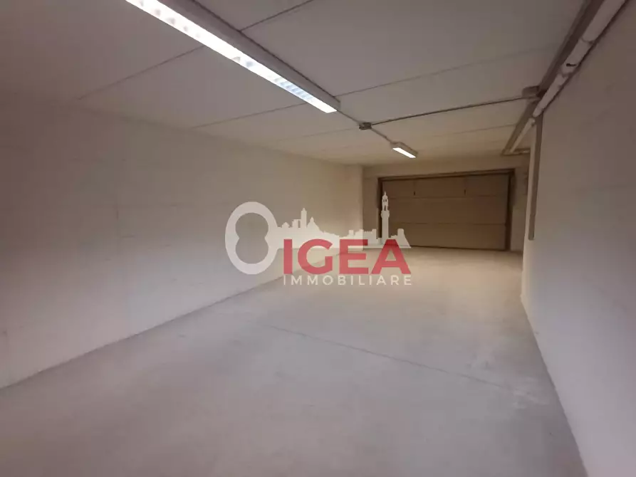 Immagine 27 di Ufficio in vendita  a Poggibonsi