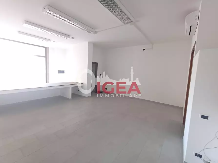 Immagine 5 di Ufficio in vendita  a Poggibonsi