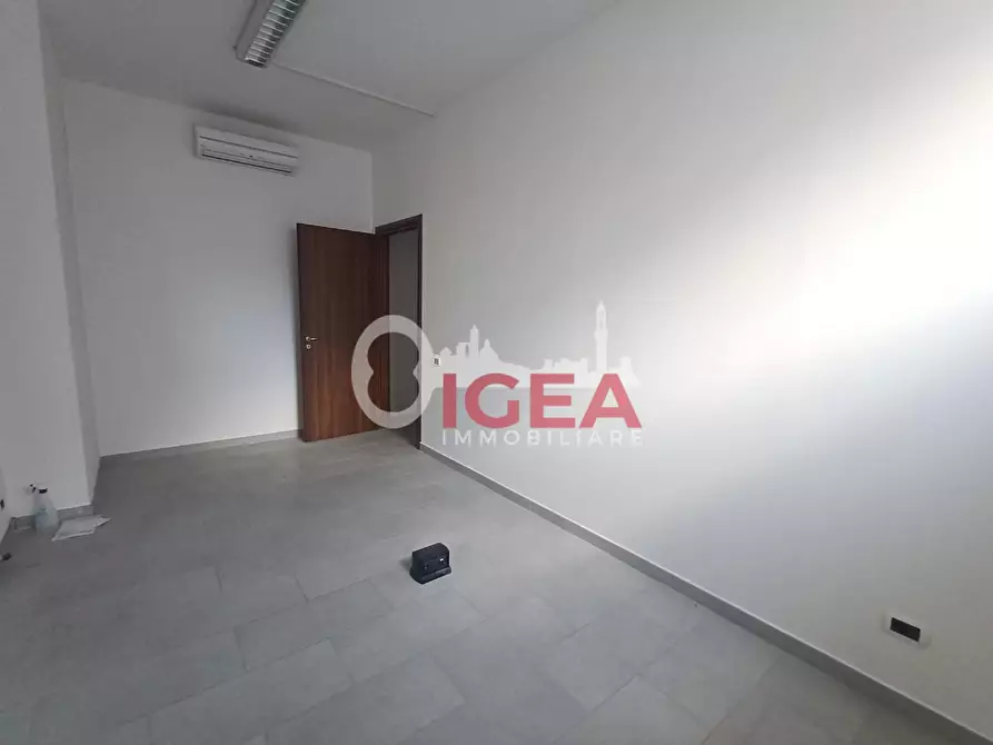 Immagine 19 di Ufficio in vendita  a Poggibonsi