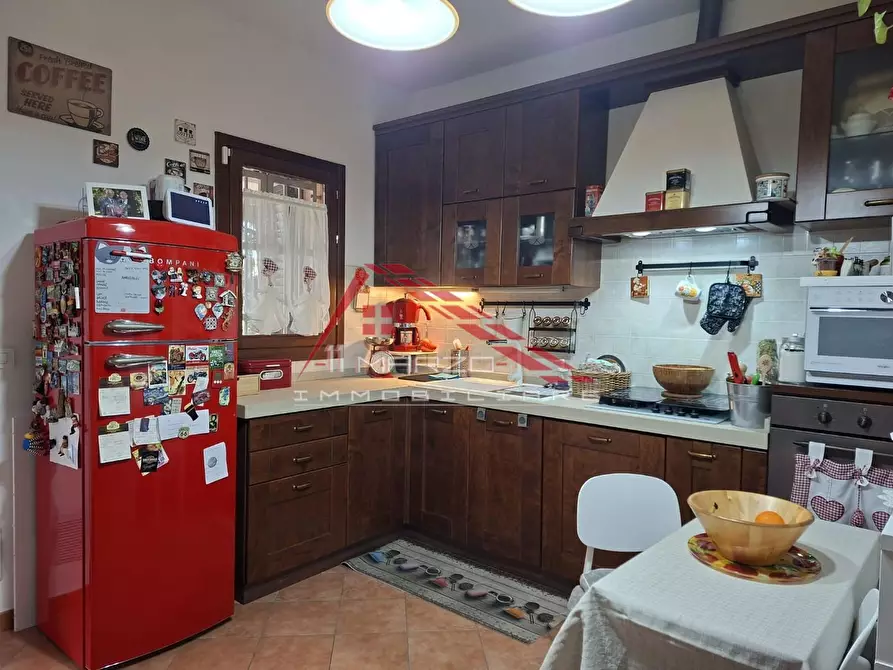 Immagine 11 di Appartamento in vendita  a Collesalvetti