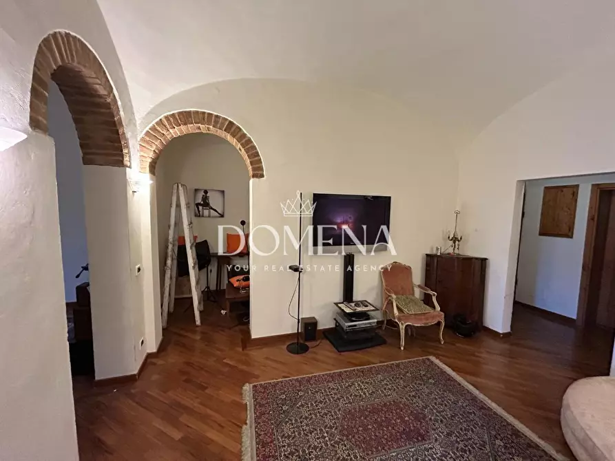 Immagine 2 di Appartamento in vendita  a Siena