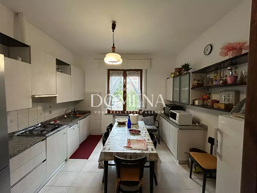 Immagine 9 di Appartamento in vendita  a Siena