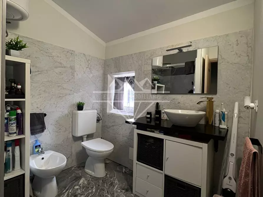 Immagine 10 di Casa indipendente in vendita  a Massa