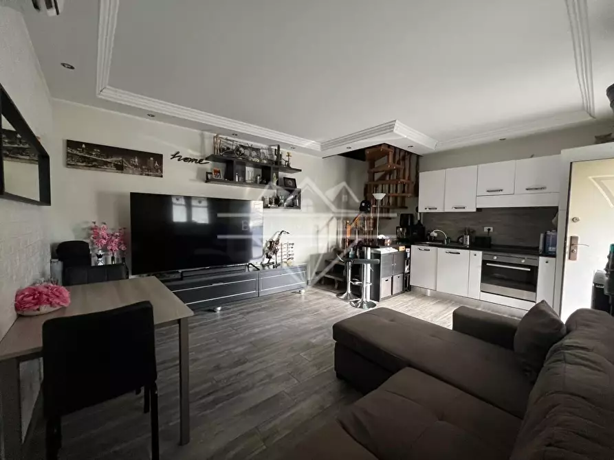 Immagine 3 di Casa indipendente in vendita  a Massa