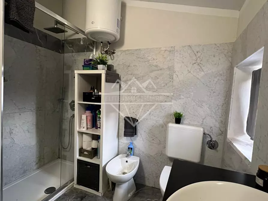 Immagine 11 di Casa indipendente in vendita  a Massa