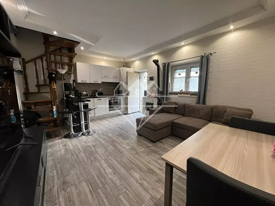 Immagine 5 di Casa indipendente in vendita  a Massa
