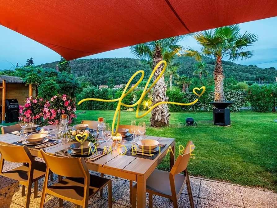 Immagine 36 di Villa in vendita  a Rio