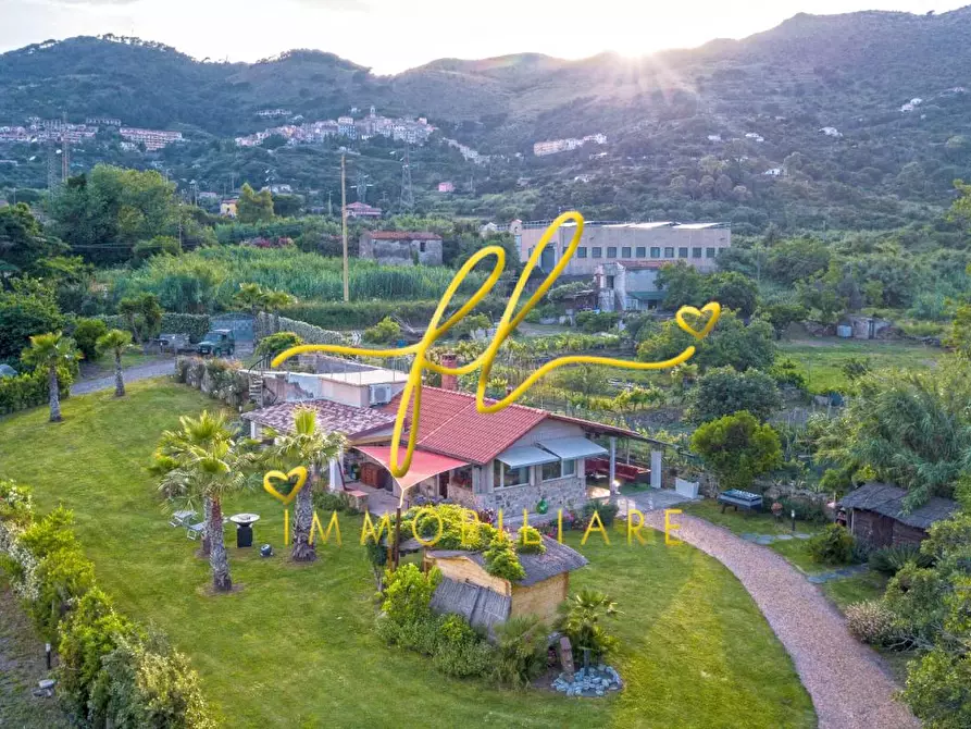 Immagine 1 di Villa in vendita  a Rio