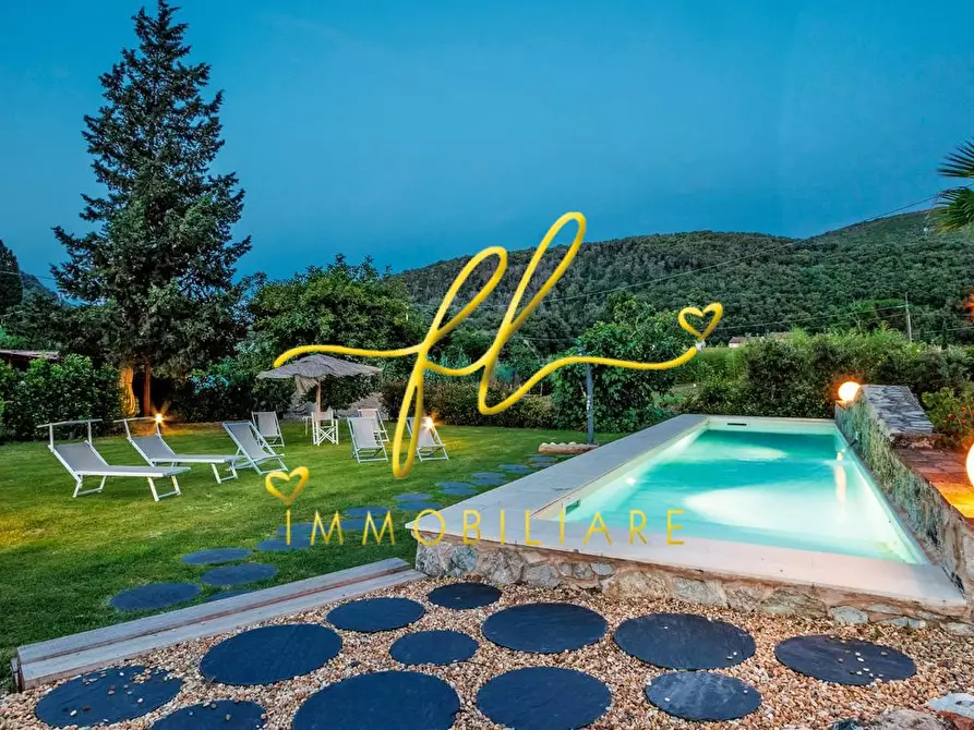 Immagine 37 di Villa in vendita  a Rio