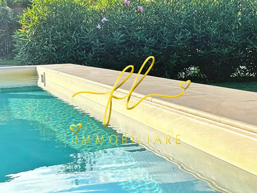 Immagine 23 di Villa in vendita  a Rio