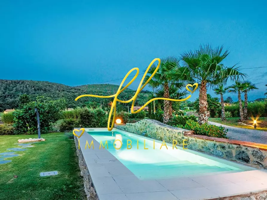 Immagine 38 di Villa in vendita  a Rio