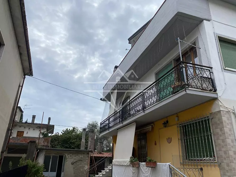Immagine 16 di Porzione di casa in vendita  a Carrara