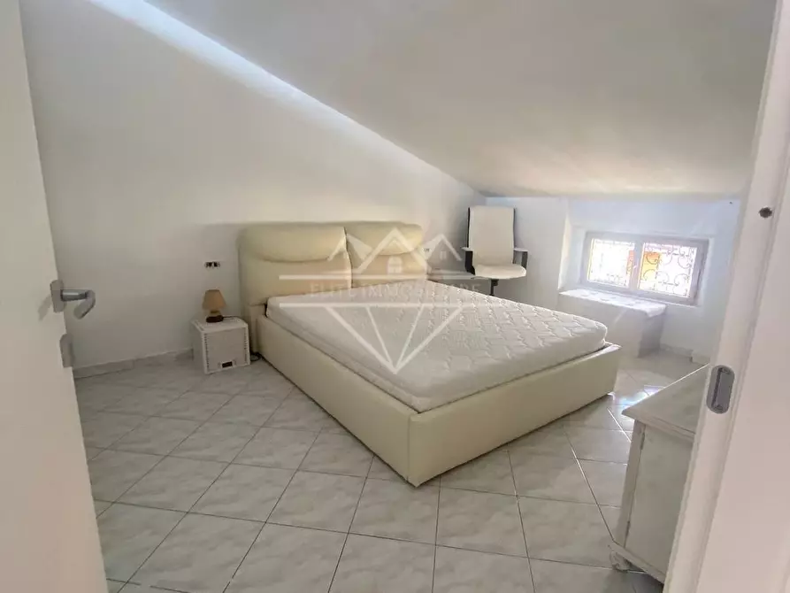 Immagine 12 di Porzione di casa in vendita  a Carrara