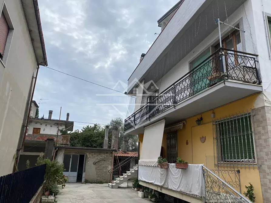 Immagine 14 di Porzione di casa in vendita  a Carrara