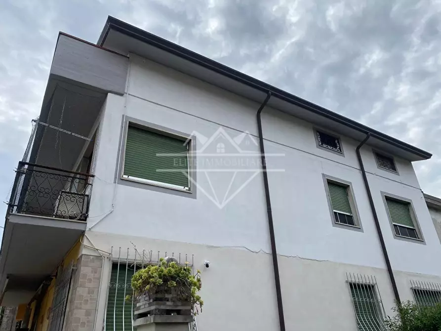 Immagine 17 di Porzione di casa in vendita  a Carrara