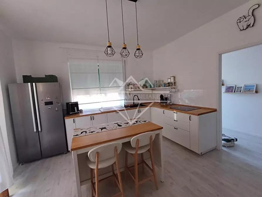 Immagine 3 di Porzione di casa in vendita  a Carrara