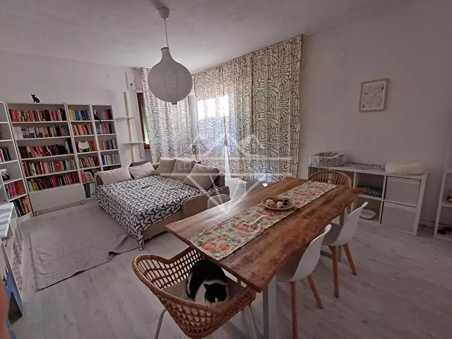 Immagine 1 di Porzione di casa in vendita  a Carrara