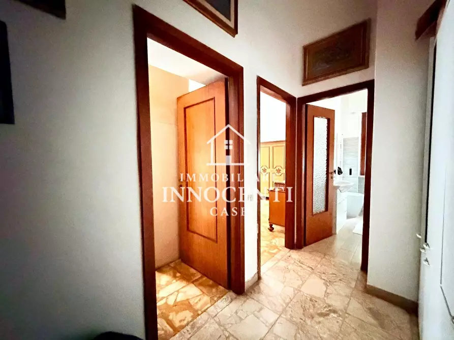 Immagine 9 di Appartamento in vendita  a Massa