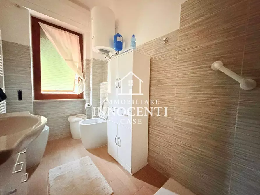 Immagine 16 di Appartamento in vendita  a Massa