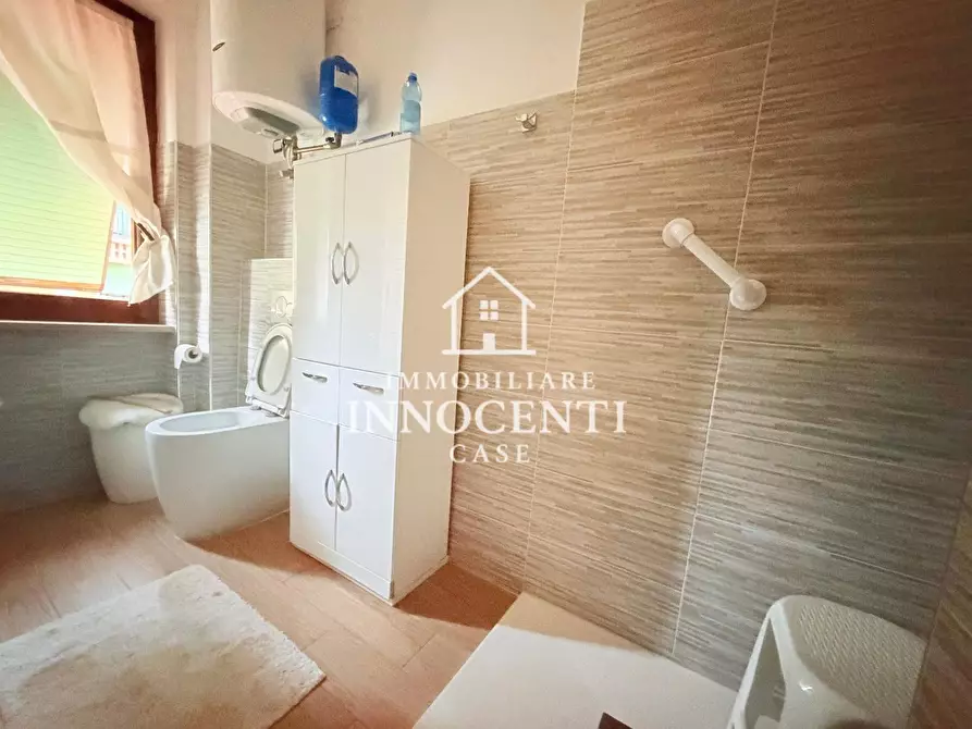 Immagine 17 di Appartamento in vendita  a Massa