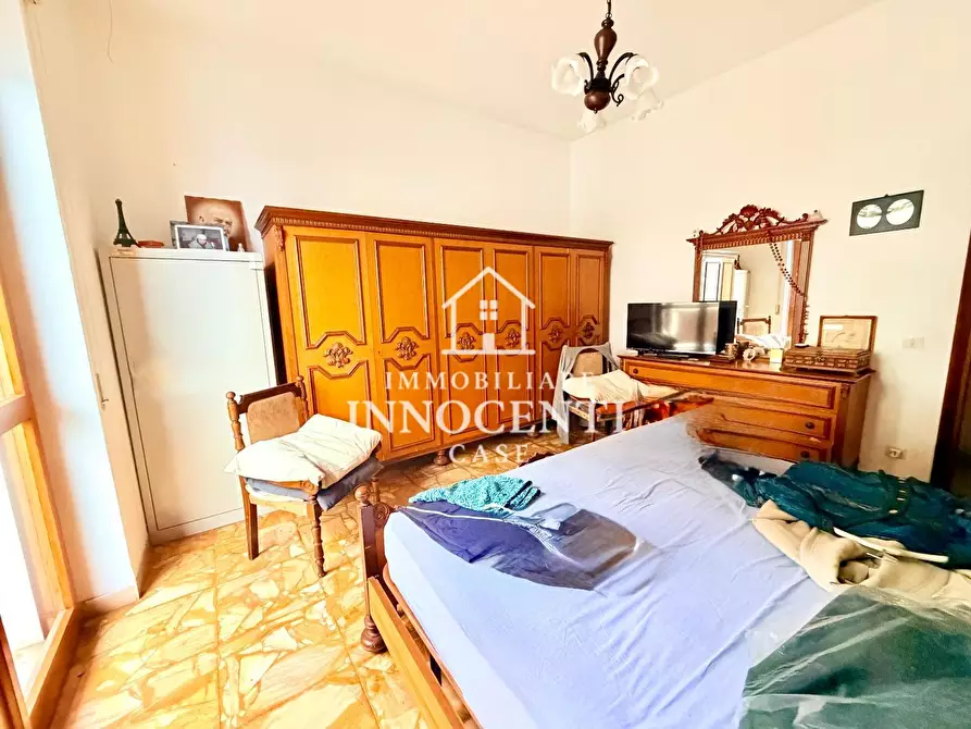 Immagine 11 di Appartamento in vendita  a Massa