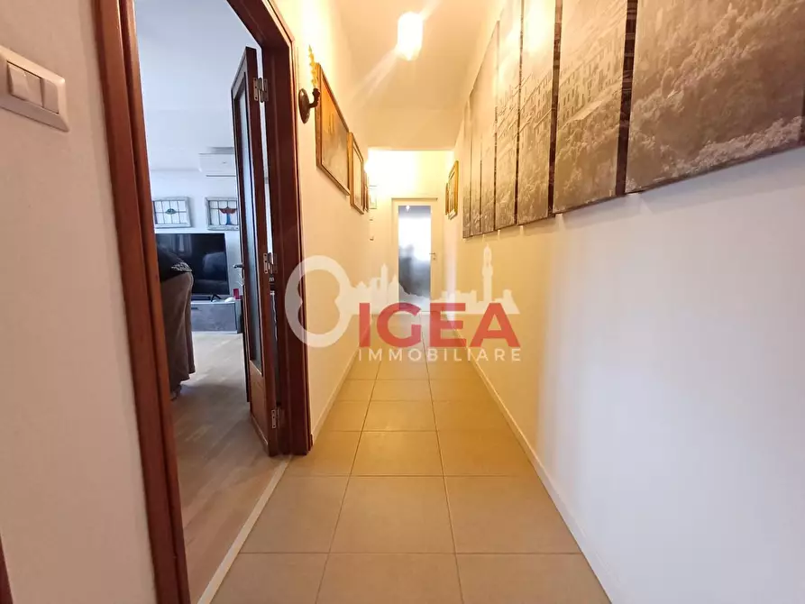 Immagine 12 di Appartamento in vendita  a Siena