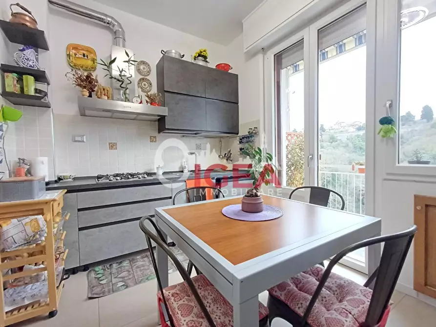 Immagine 5 di Appartamento in vendita  a Siena