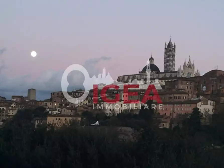 Immagine 33 di Appartamento in vendita  a Siena